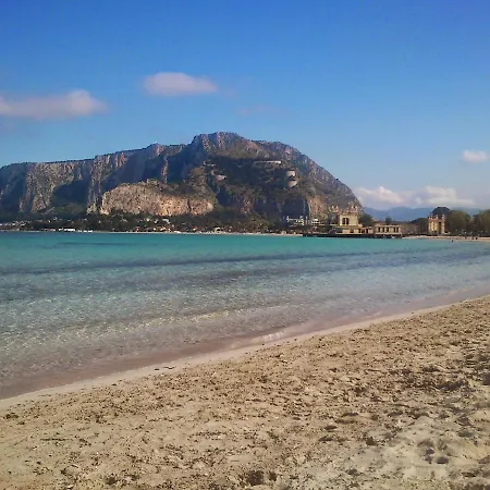 Casa Jolanda Spiaggia Mondello Apartment *
